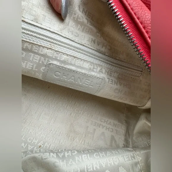 Chanel-Authentic- Caviar Leather Chocolate Bar Cube Shoulder Bag - Coral - Picture 13 of 17